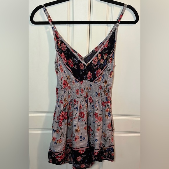 ANGIE💫Women’s Floral V-Neck Spaghetti Strap Lightweight Romper with Pockets - Picture 5 of 15